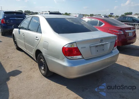 2006 Toyota Camry Le z USA, uszkodzony, nr VIN 4T1BE32K16U736369